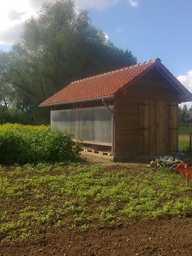 Voorkant afgewerkt met polycarbonaatplaten