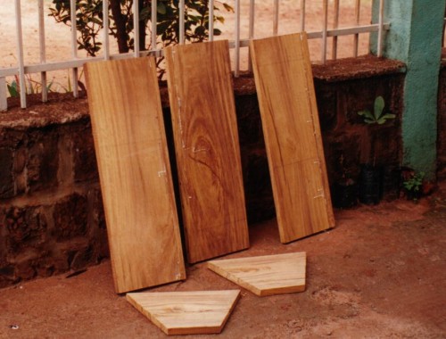 Ruche keniane éclaté.jpg