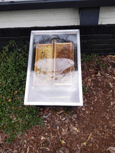 Met dubbele plexiglas kap