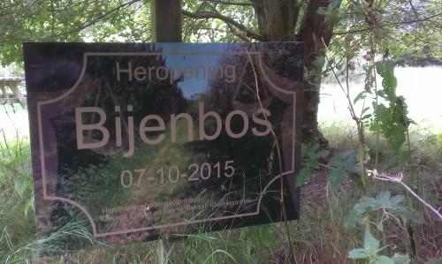Bord tgv de heropening van het Bijenbos
