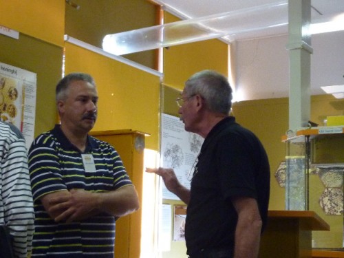 Wim en Hans in gesprek.